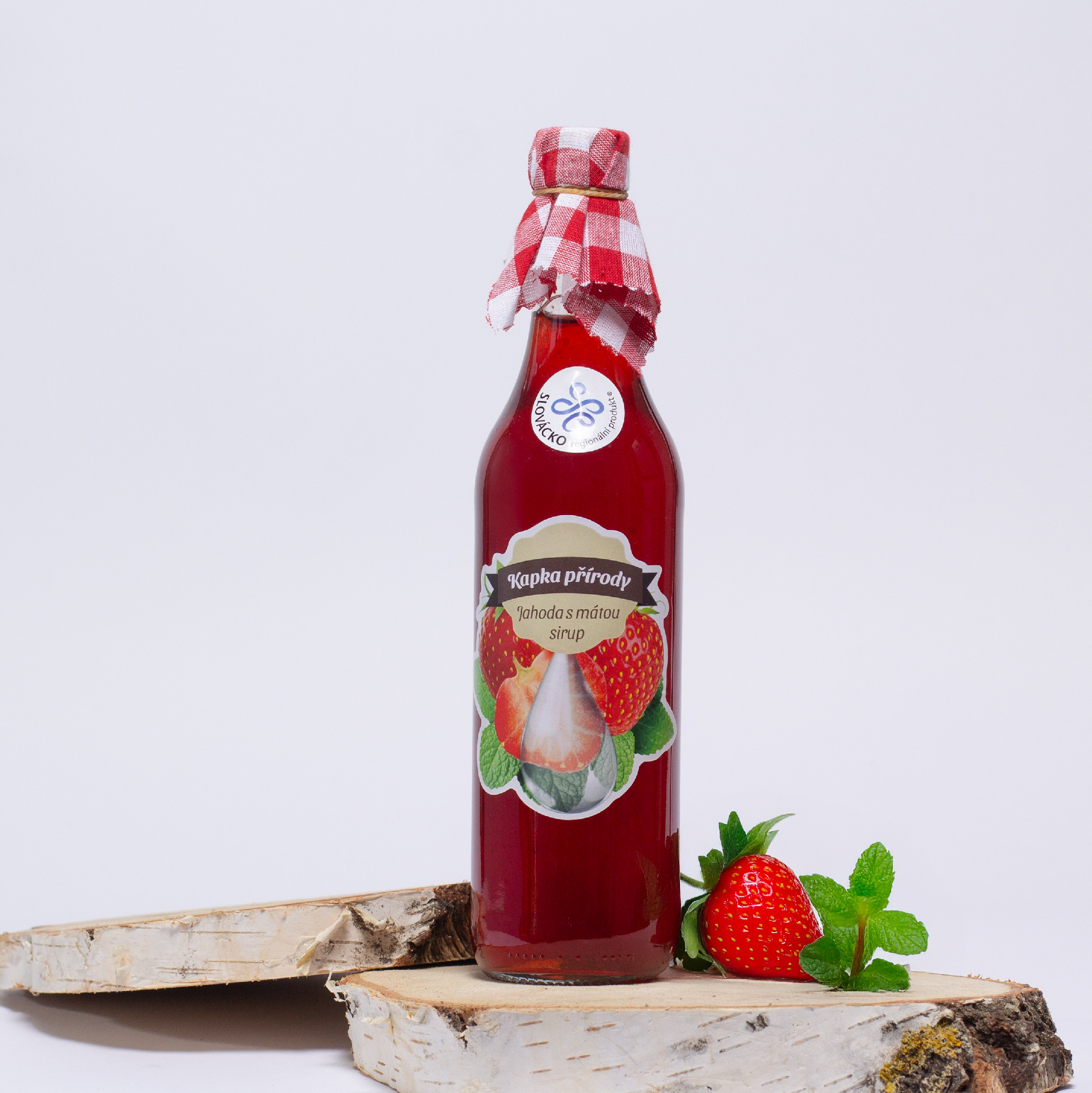 Kapka Přírody Jahodový sirup s mátou Objem láhve: 0,5 l