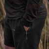 avid carp kratasy distortion black jogger short (10)