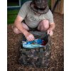 clu462 camolite tote bag in use 3