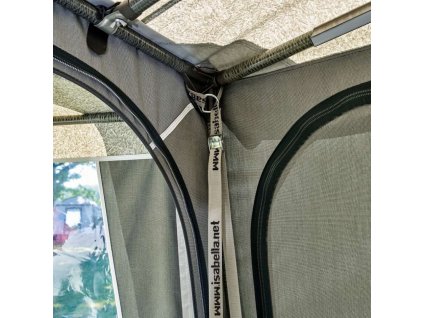 Isabella popruhy proti bource