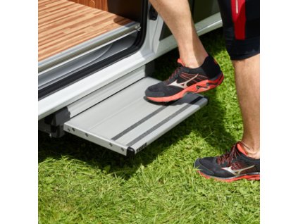 thule slide out step v19 12v 550