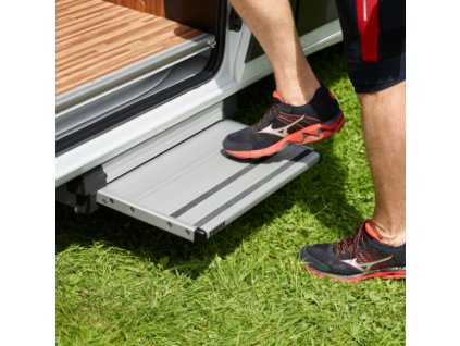 thule slide out step v19 12v 700