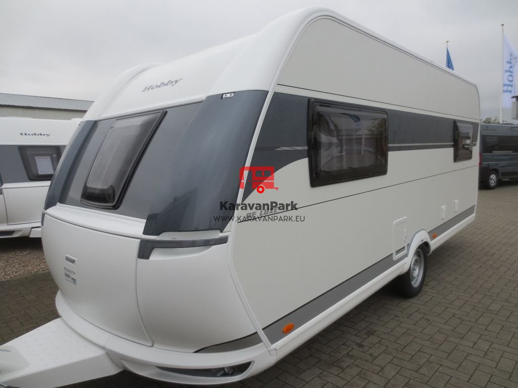 HOBBY De Luxe 495 UL , 4-miestny karavan, Model 2024