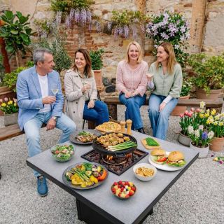 Dokonalé kombo pro letošní jaro? Dobré jídlo z grilu a následný relax u ohně. 🔥 Naše venkovní ohniště se postarají o...