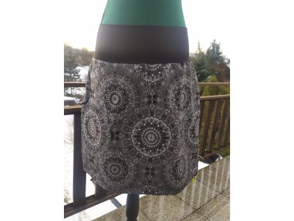 ,,Černobílá mandala" vel.M