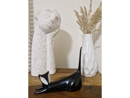 Porcelánová ležící černá kočka - Royal Dux