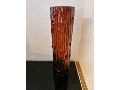 Krásná váza z lisovaného skla "sukáč" - V. Hanuš