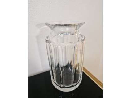 Váza z broušeného skla - Václav Hanuš