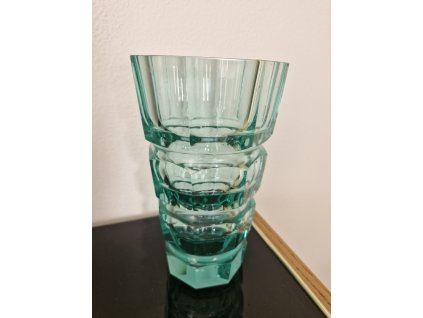 Luxusní hranovaná váza z URANOVÉHO skla - Heinrich Hoffmann