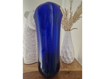 Nádherná kobaltová váza s nálepy -"MANTA" - Aleš Valner