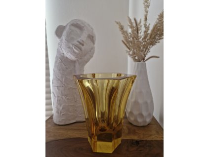 Váza z eldorové skloviny zušlechtěna brusem - MOSER