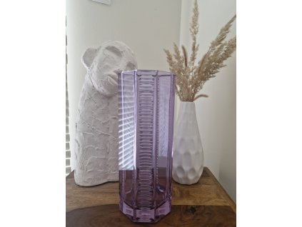 Fazetově broušená váza z alexandritového skla - V. Hanuš