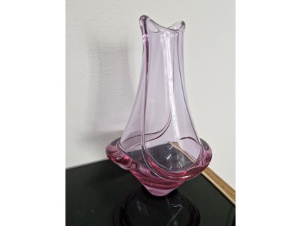 Alexandritová váza z hutního skla - M. Klinger