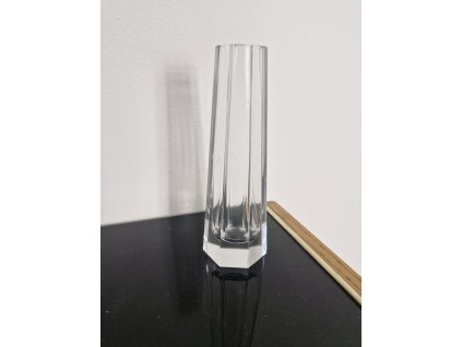 Hranovaná broušená váza - Václav Hanuš