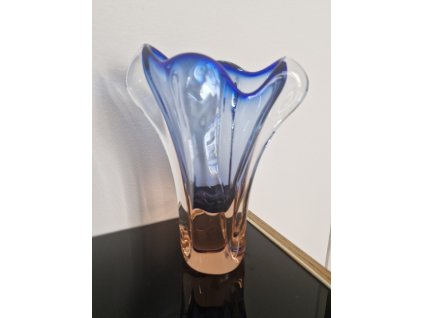 Krásná váza z hutního skla - Josef Hospodka