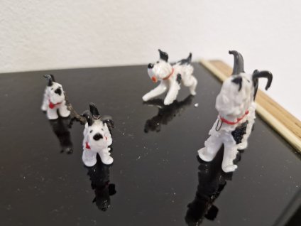 4 skleněné figurky foxteriéra - Jaroslav Brychta