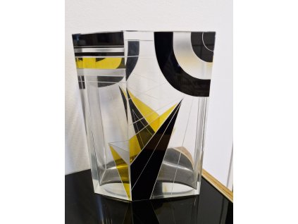 Luxusní broušená váza ve stylu Art Deco