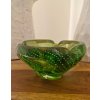 Zelená mísa z hutního skla s řízenými bublinkami