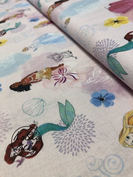 Zbytek - Bavlněná látka Disney princezny na světle růžové  35 x 140 cm