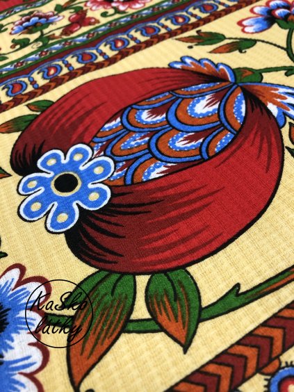 Vaflovina červený folklór