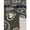 Zbytek - Bavlněná látka velké folklórní srdce na tmavě šedé  45 x 150 cm