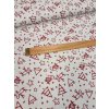 Zbytek - Bavlněná látka červení jeleni a sáňky na bílé  45 x 150 cm
