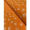 Bavlněná látka bílé květy s lístky z puntíků na oranžové