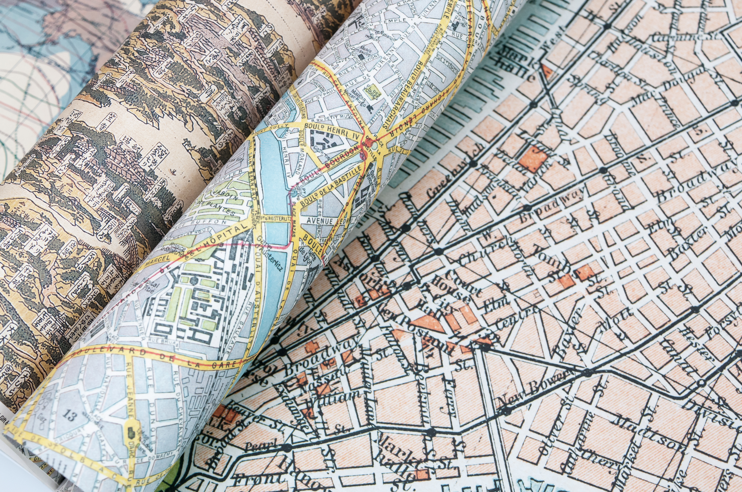 Detail historických map vytištěných na papíru The Pepin Press