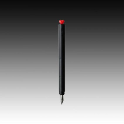 KACO First plnicí pero srdce EF, černé