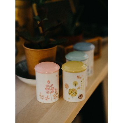 Aihao pastelové ořezávátko kontejner, různé motivy (Barva žlutá)