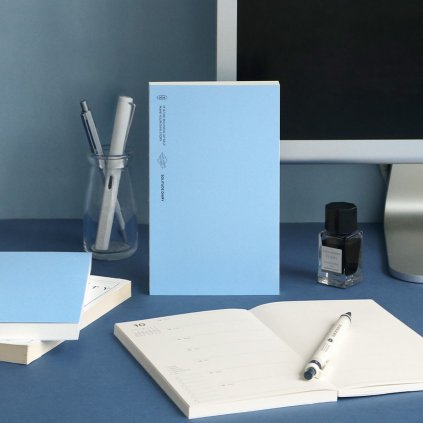 solitude svetle modry