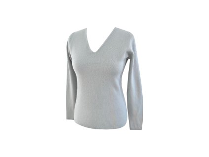 white t kasmirovy svetr