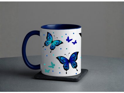 hrnek s modrymi motylky