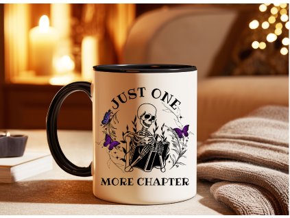 cerny knizni hrnek just one more chapter