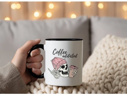 cerny hrnek coffee addicted