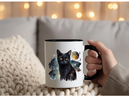 hrnek s cernou kockou