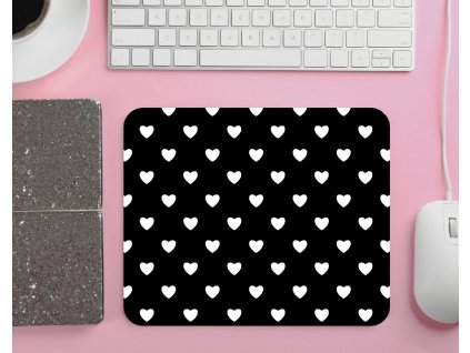 podlozka pod mys s potiskem cerna s bilymi srdicky