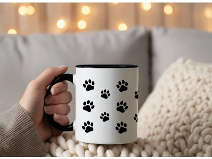 hrnek s otiskem tlapek