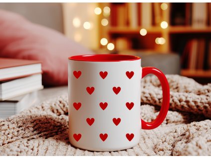 roztomily hrnek s cervenymi srdicky