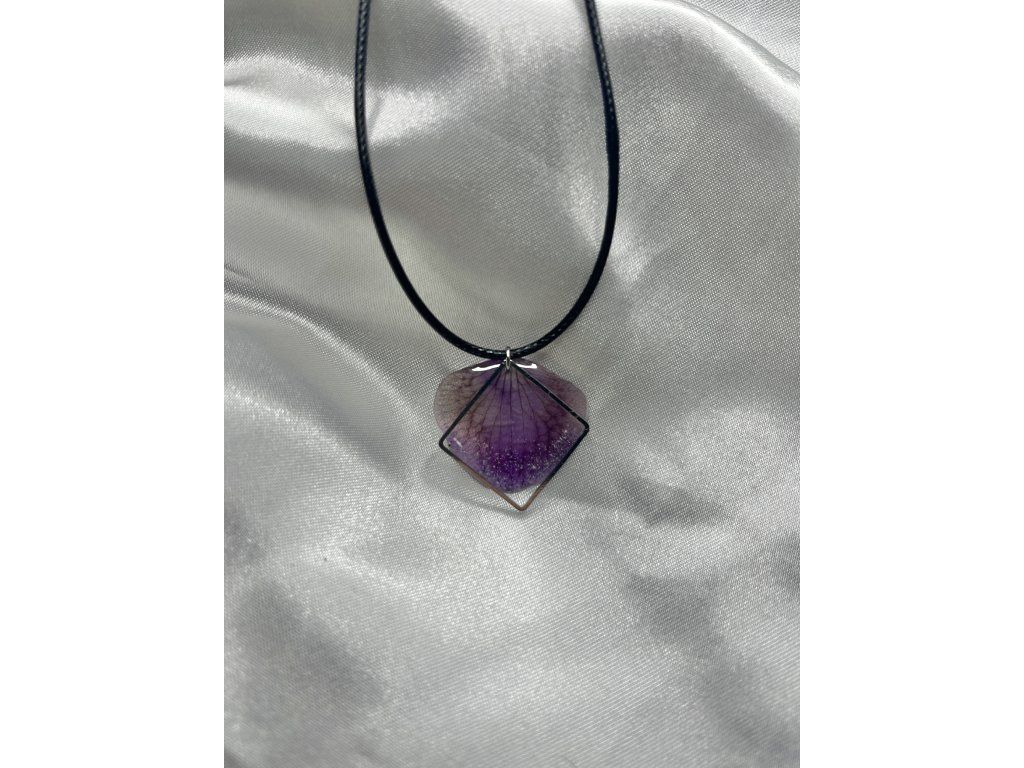 Epoxidový náhrdelník stříbrná ocel vínová orchidej