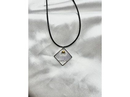 Epoxidový náhrdelník stříbrná ocel maceška