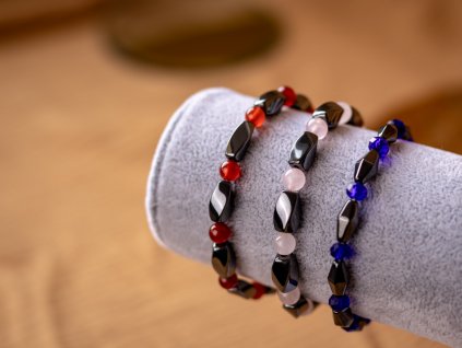 137 138 139 hematit karneol ruznenin 265 (2)