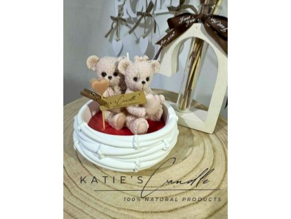 Medvídci jahodový koláč s čokoládou