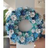 Dekorační věnec barvy modřence