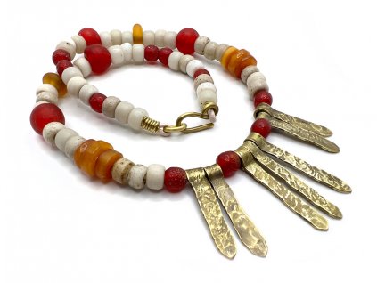 Náhrdelník z mosazi a jantaru