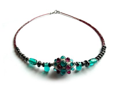 Náhrdelník z ručně vyráběného skla