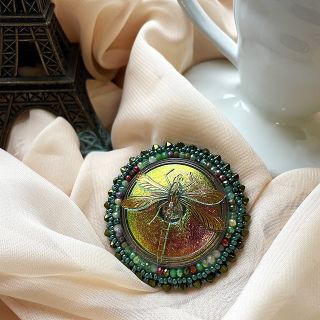 Nové brože s vážkou už jsou na Fleru 🥰