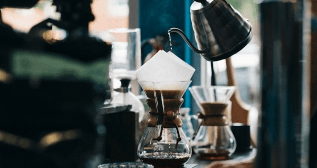 Batch Brew: Proč si v kavárně objednat filtr?