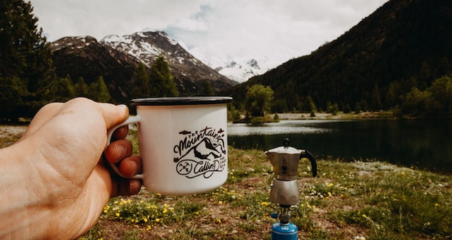 Jak si připravit kávu v přírodě? Máme hned několik tipů