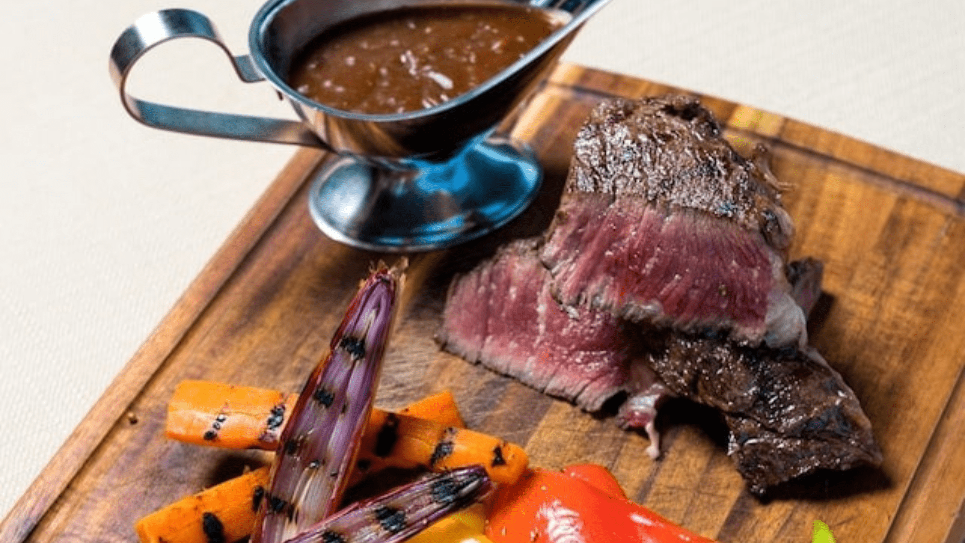 Káva netradičně: Proč vyzkoušet kávovou omáčku?